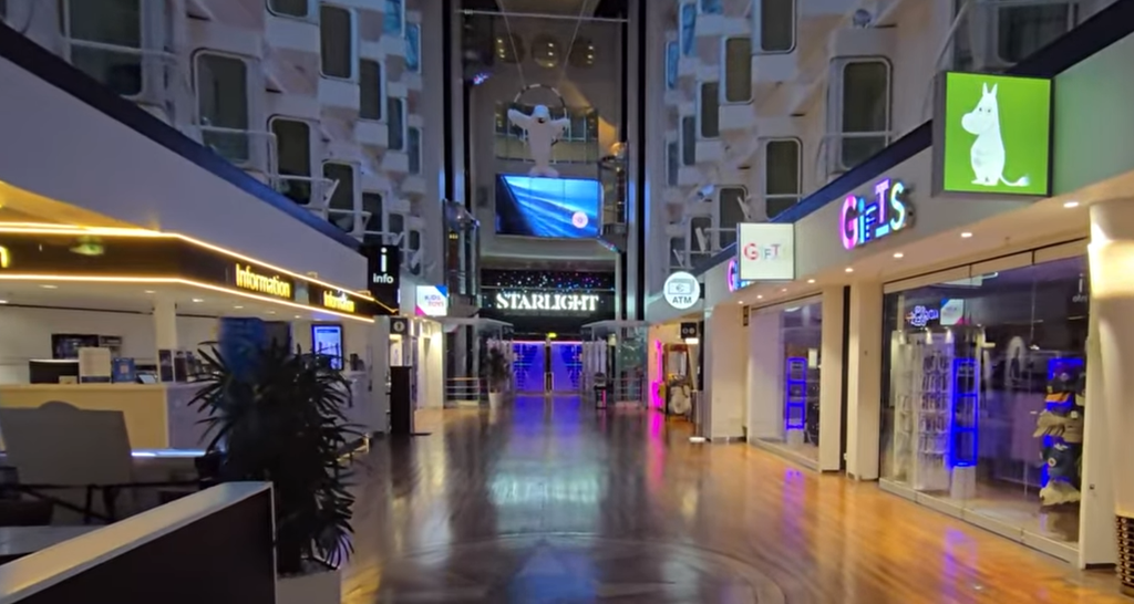 Silja Serenade Review & Walkthrough. Promenade